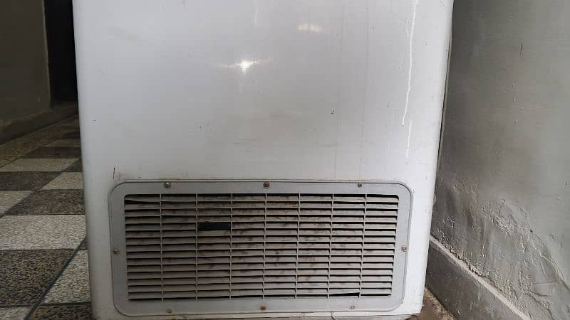 Dawlance Deep Freezer for sale 2