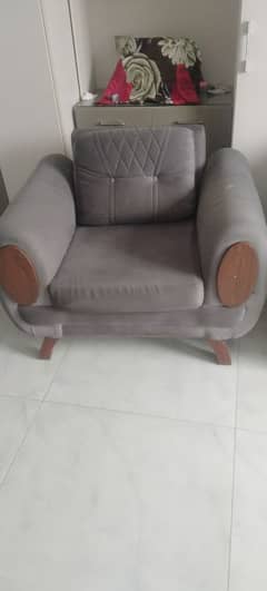 sofa set ha. fresh. ha Zada use nhi howa