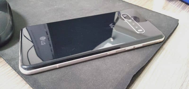 LG V60 8/128 GB - LCD glass Crack - Touch 100% Working NON PTA 3