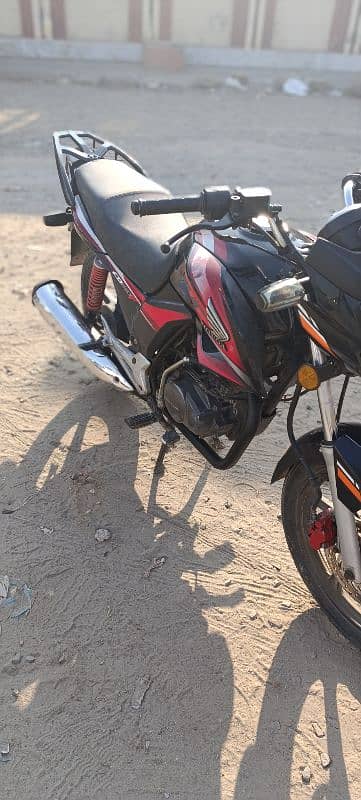 HONDA CB 150 F 3