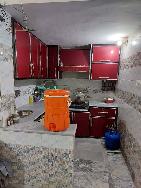 Aslam ganj nemat colony no 2 Madina Town 3 marla duble kitchen for rent 0