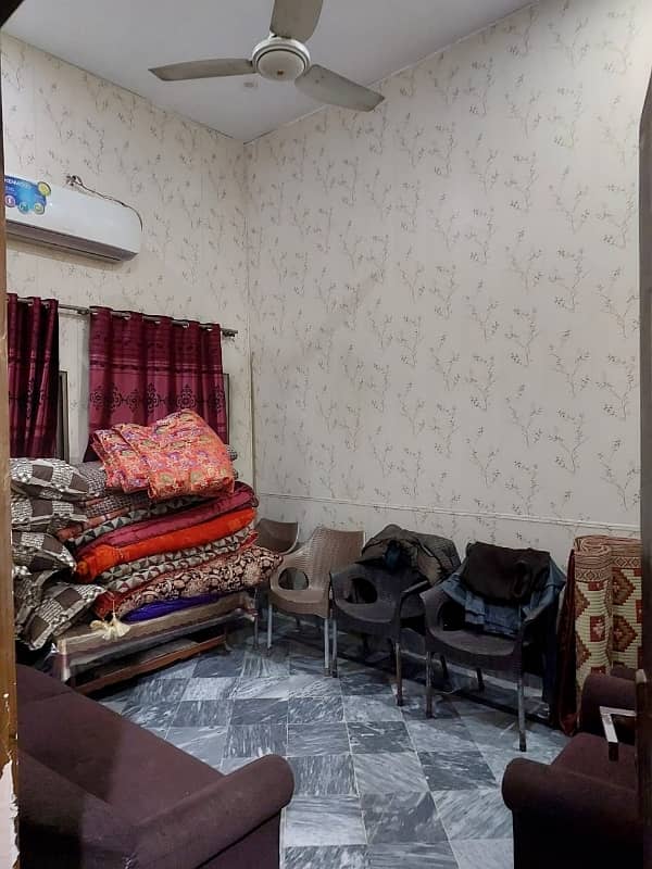 Aslam ganj nemat colony no 2 Madina Town 3 marla duble kitchen for rent 2