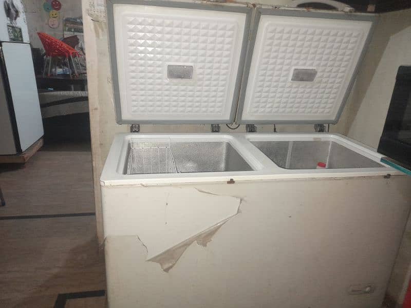 Double Door Deep Freezer 3