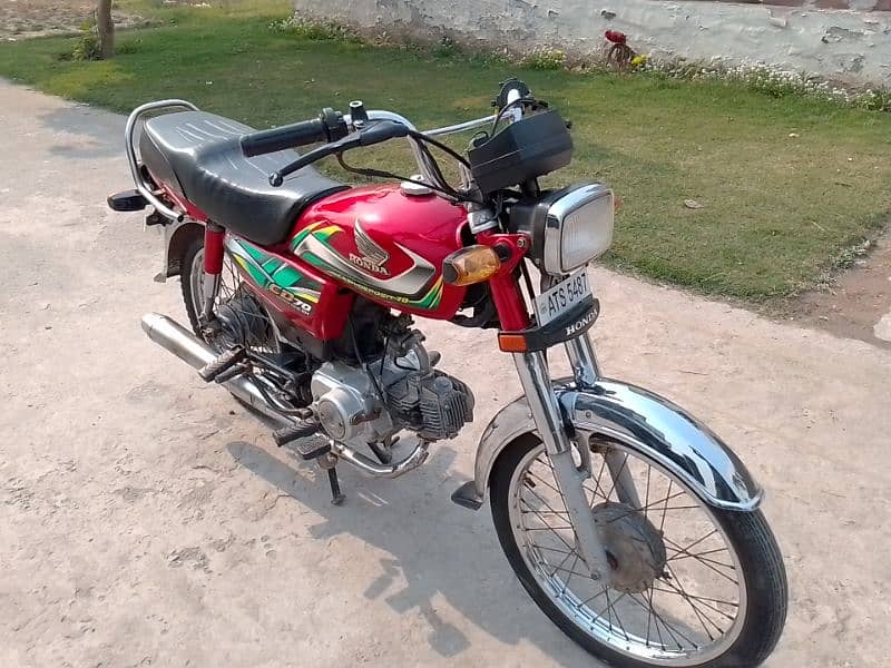 Honda CD 70 model 2021/22 03161737719 2