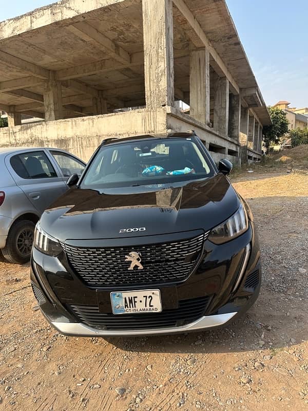 Black Peugeot 2008 Active 2023 9/10 3