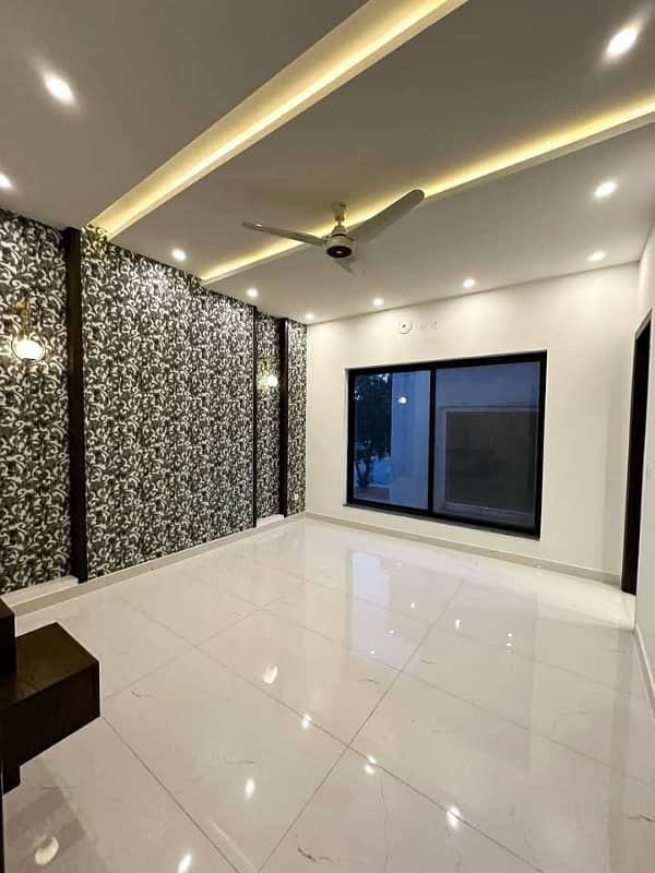 10 Marla Brand New House For Sale Located In BAHRIA TOWN LAHORE 8