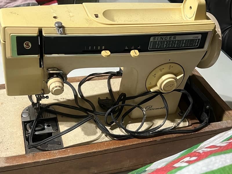 Singer multifunction sewing machine 1