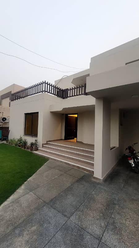 1 Kanal House For Sale In Dha Phase 4 Lahore, CC block 17