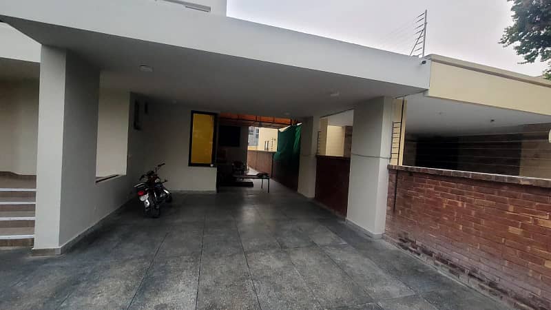 1 Kanal House For Sale In Dha Phase 4 Lahore, CC block 20