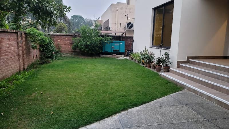 1 Kanal House For Sale In Dha Phase 4 Lahore, CC block 22