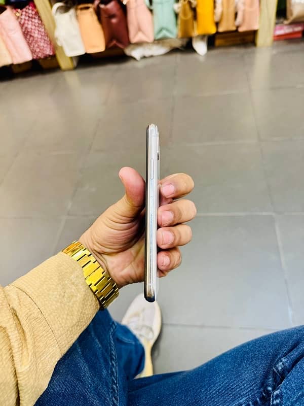 iphone x 256 Gb Pta approved 5