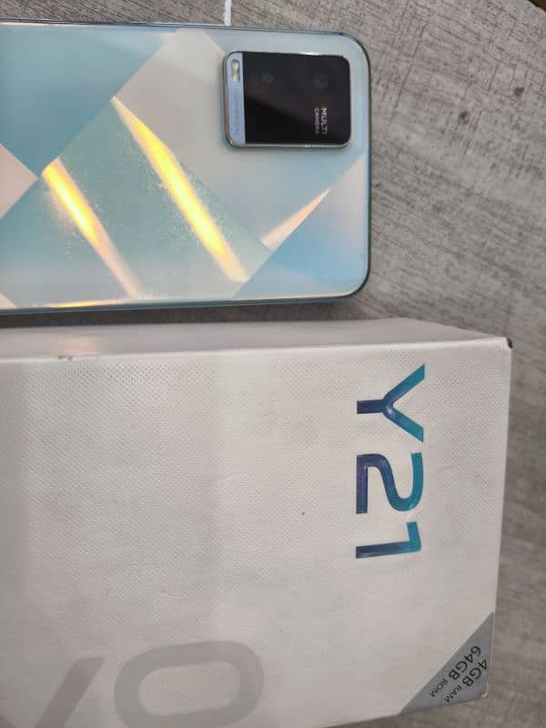 vivo Y21 Lush Condition with box 3