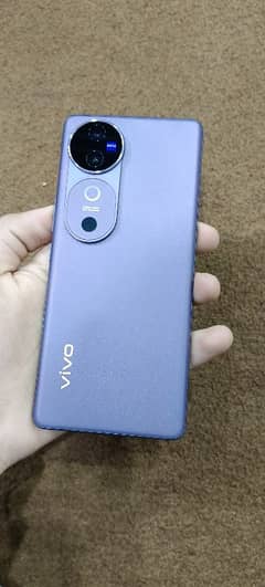 VIVO V40