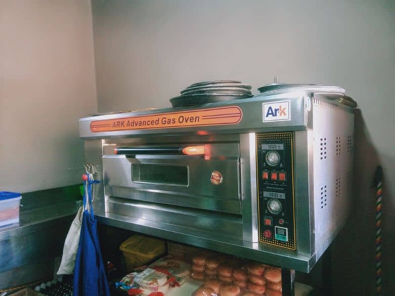 pizza oven and washing table 1