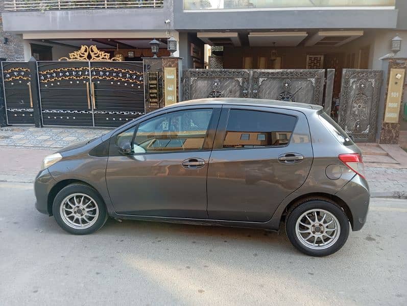 Toyota Vitz 2011 2