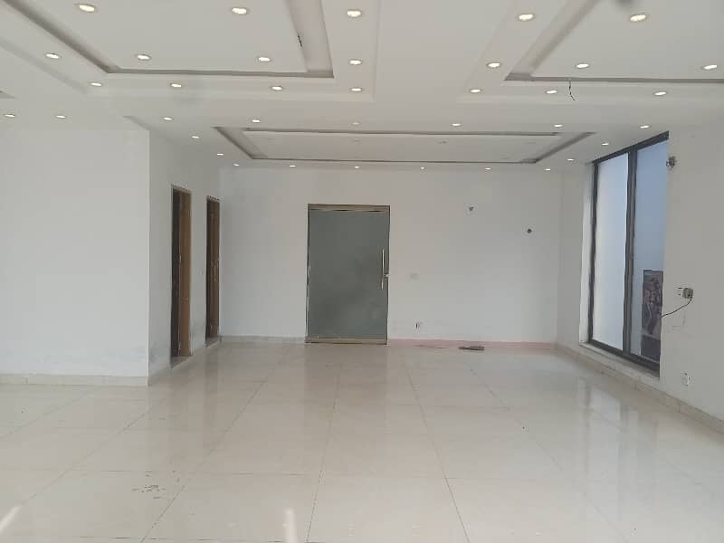 04 MARLA COMMERCIAL 1ST FLOOR AVAILABLE 15