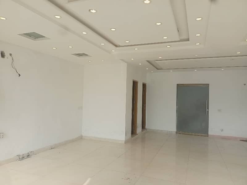 04 MARLA COMMERCIAL 1ST FLOOR AVAILABLE 21