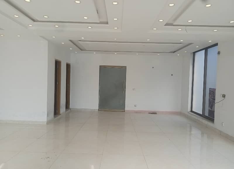 04 MARLA COMMERCIAL 1ST FLOOR AVAILABLE 26