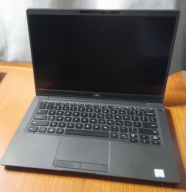 Dell Latitude 7400 1