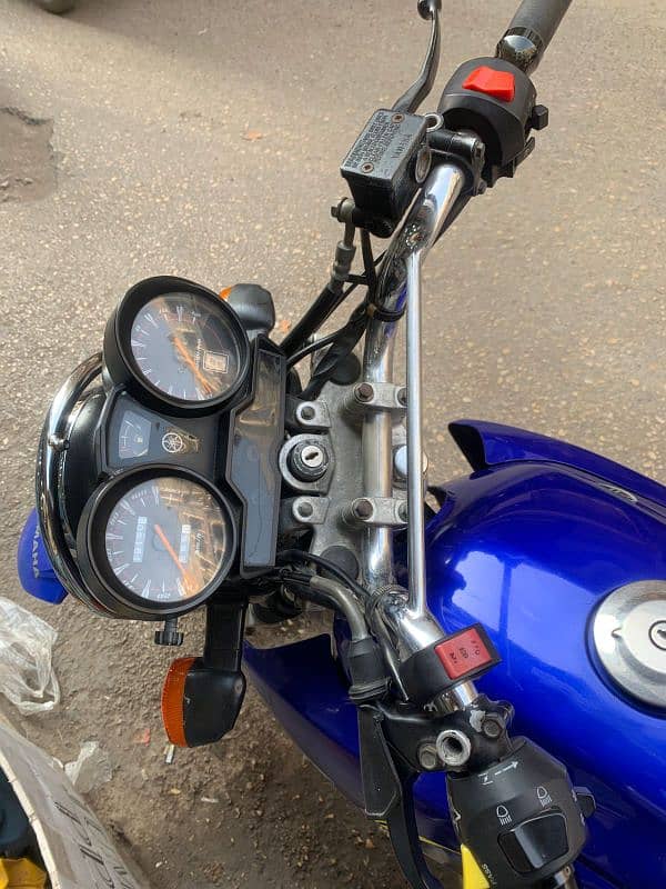 YAMAHA YBR 125 G Blue like New 5