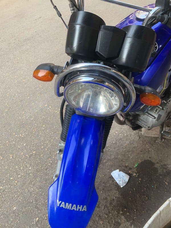 YAMAHA YBR 125 G Blue like New 9