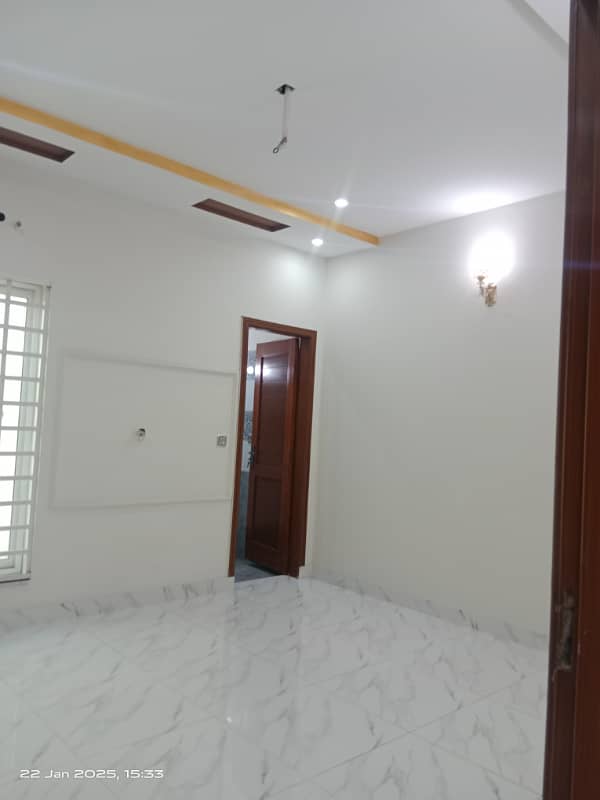 7 MARLA UPPER PORTION FOR RENT IN  DREAM GARDENS  LAHORE. 0