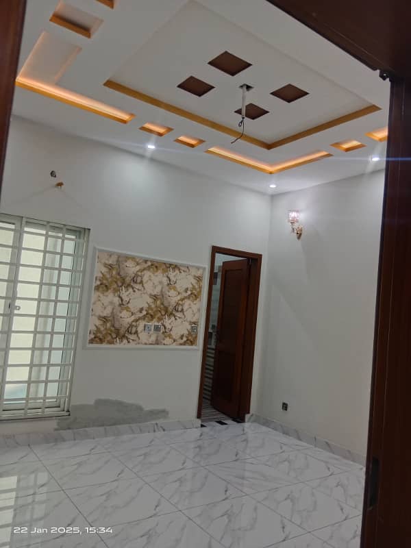 7 MARLA UPPER PORTION FOR RENT IN  DREAM GARDENS  LAHORE. 3