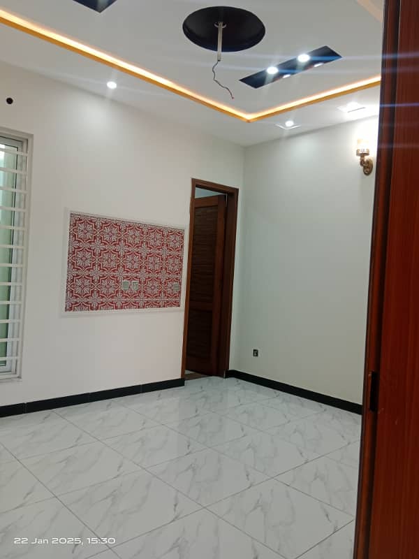 7 MARLA UPPER PORTION FOR RENT IN  DREAM GARDENS  LAHORE. 6