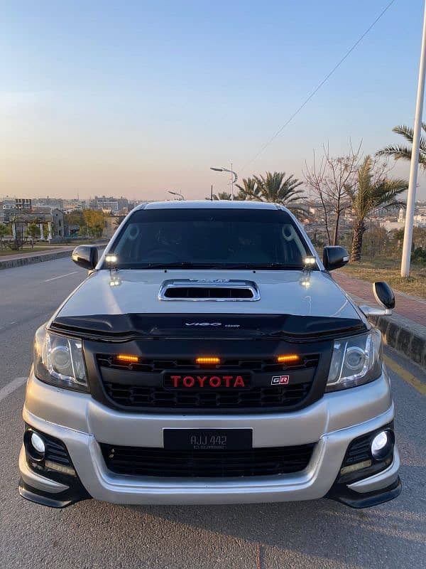 Toyota Hilux 2013 0