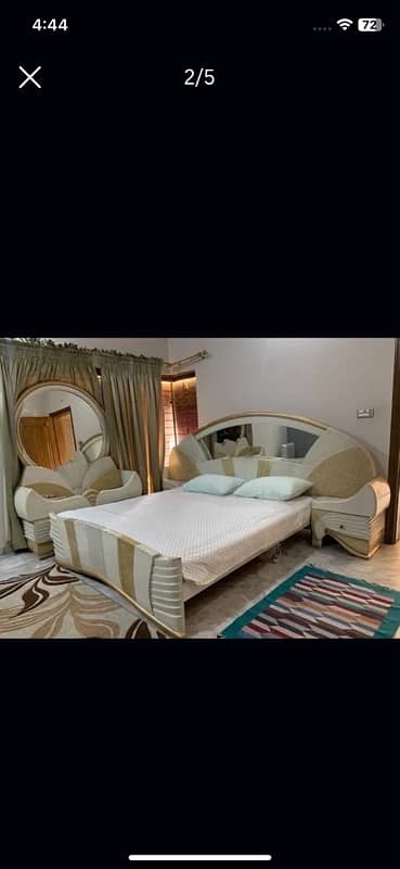 Bed set + matteress + side tables + dressing table 1