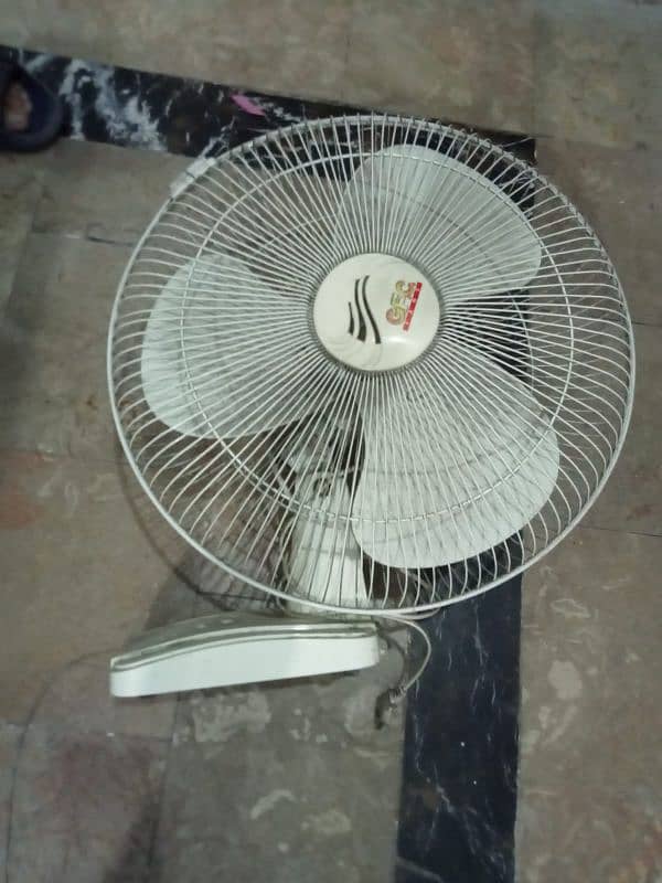 G. F. C. . . FAN. . WALL FAN 6500 . . INVERTER FAN  DUBAI. CALEEING. 3000 2