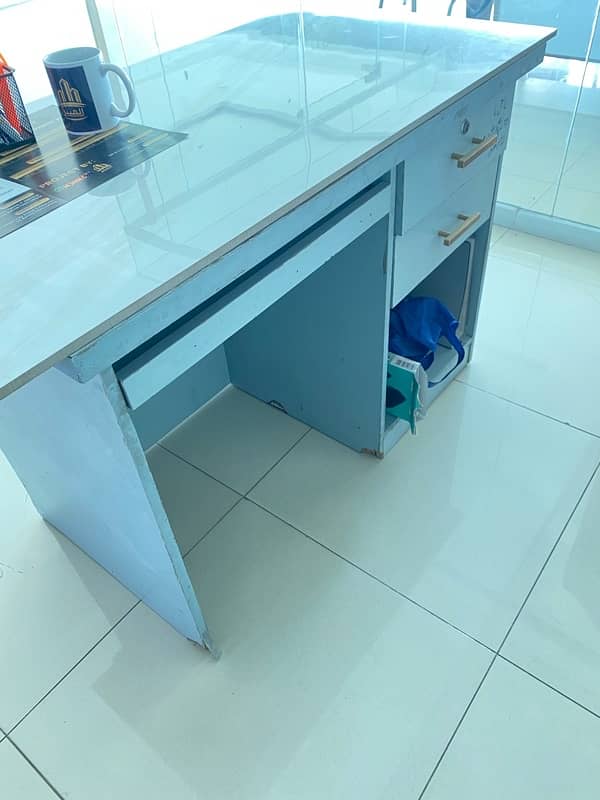 3 office tables For sale 9