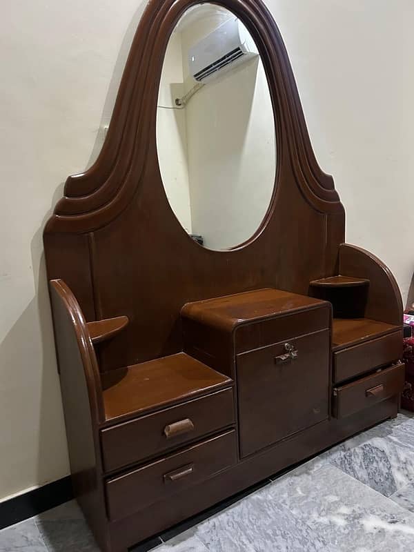 Dressing Table 0