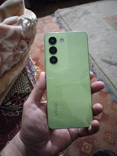 vivo y100