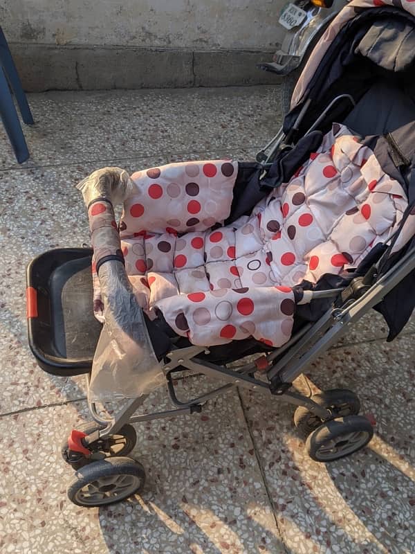 Folding Baby Walker Push Chair in great condition 3