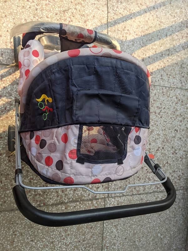 Folding Baby Walker Push Chair in great condition 7