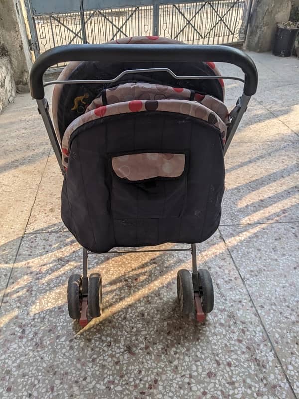 Folding Baby Walker Push Chair in great condition 9