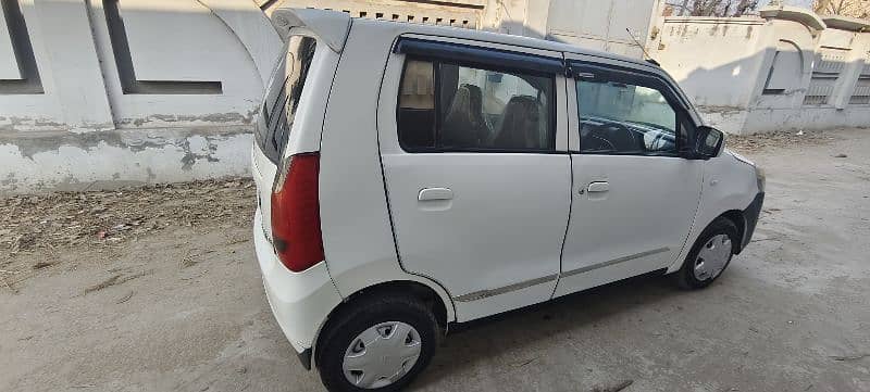 Suzuki Wagon R 2017 model geniune condition family use car 18