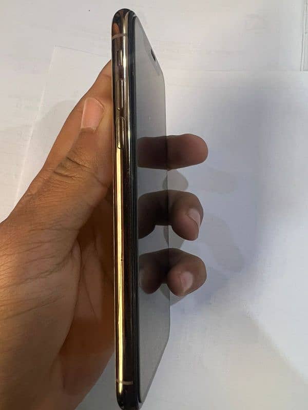 Iphone XS Non PTA 2