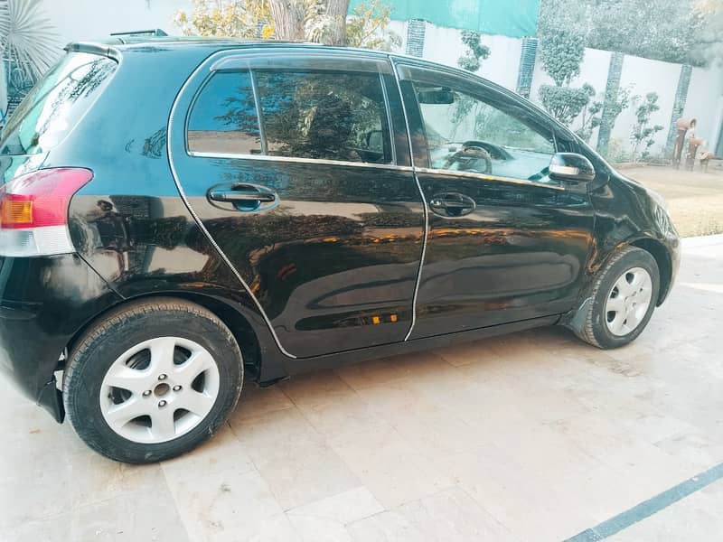 Toyota Vitz 2009 5