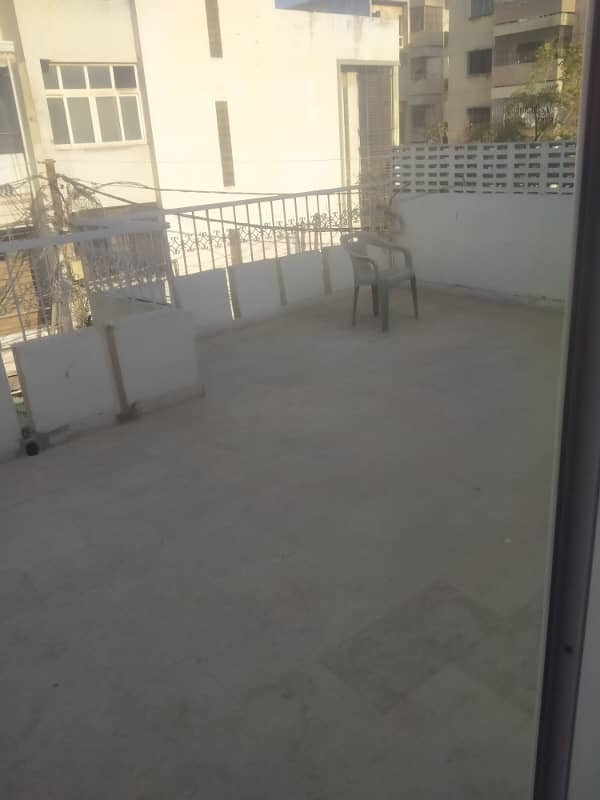 240 yrd 2cnd floor 2 bed dd terece available gulshan e iqbal block 3 near chase up 12