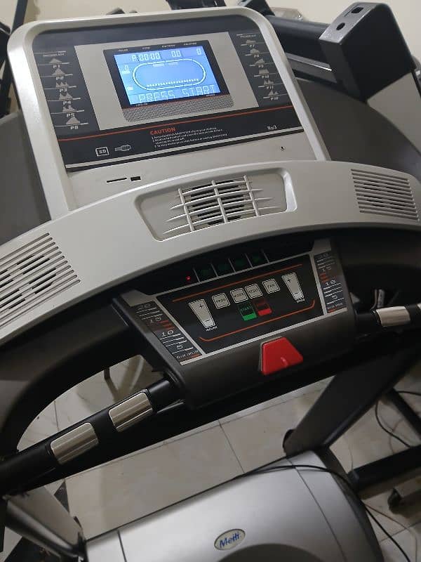 treadmils. (0309 5885468). ellapticals. dumbles. gym cycles. home gym 1