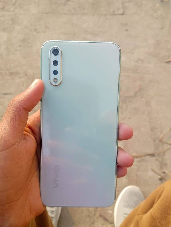 s1 vivo used 8/256 03434957571 whattsap pe message kry 2