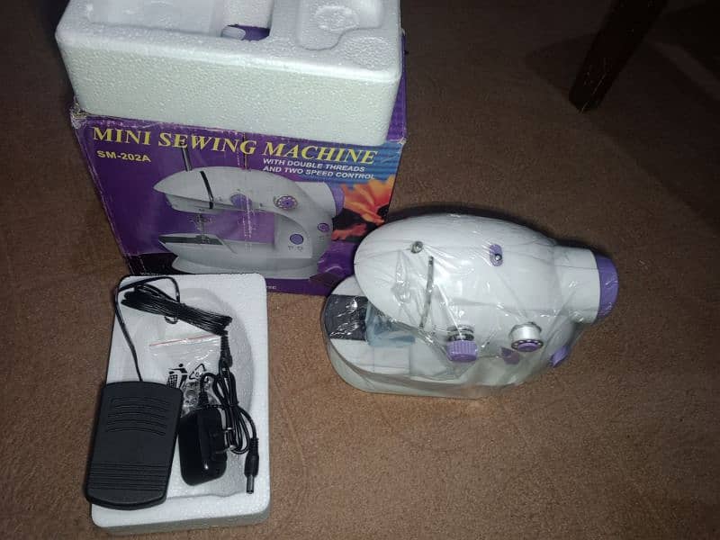 Mini sewing machine  SM-202A 2