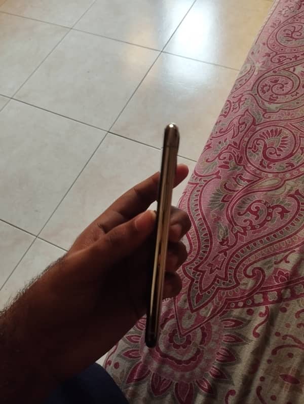 IPhone 11 Pro 256gb pta approved 4