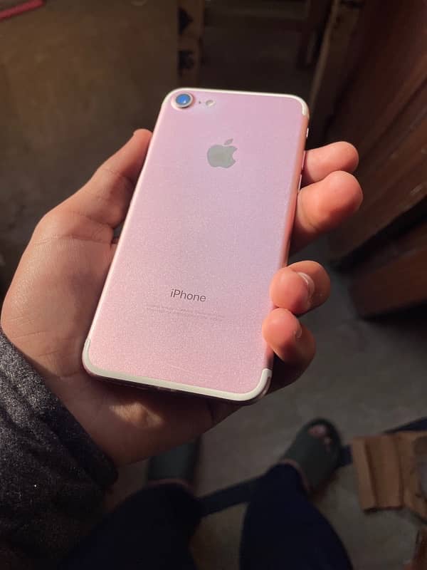 Iphone 7 128gb official pta approved 1