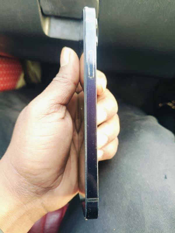 condition 10 / 9   iPhone 12 128 gb 2