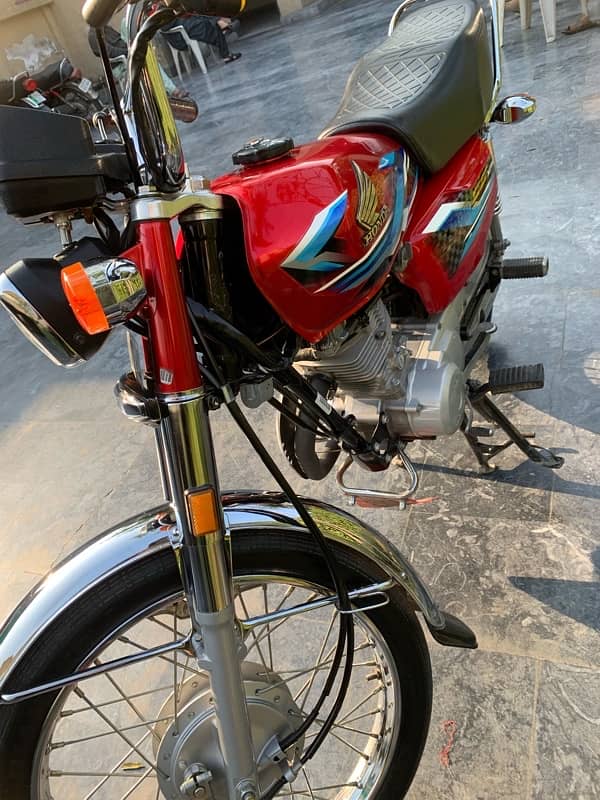 Honda 125 23/24modal red colour condition 10/10 arjnt sale 4