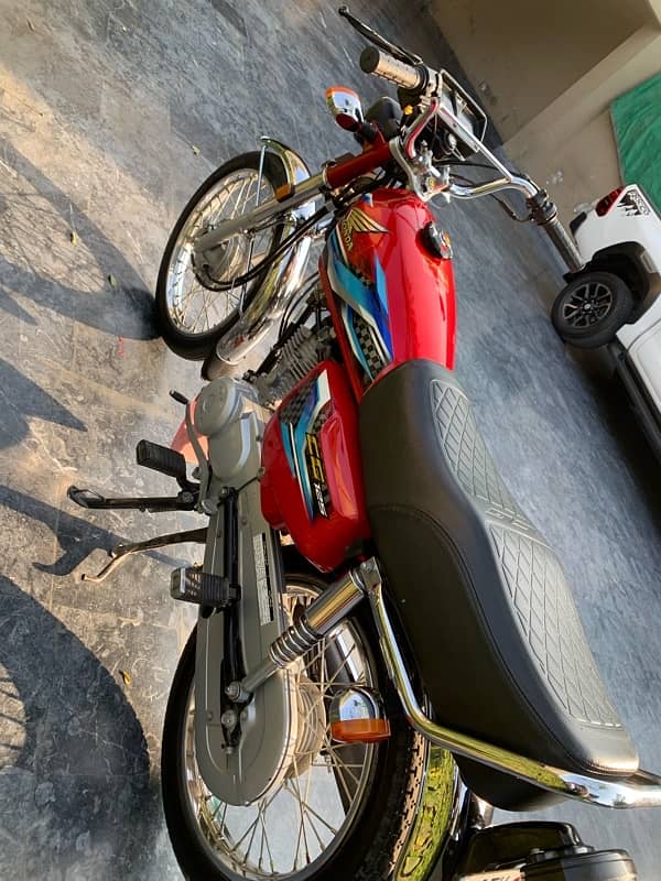 Honda 125 23/24modal red colour condition 10/10 arjnt sale 5