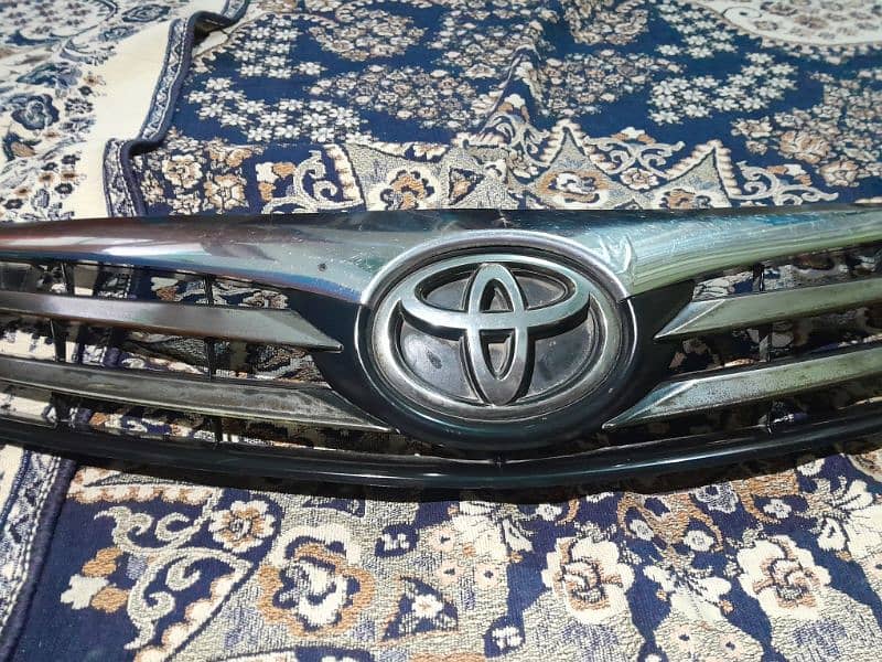 Toyota Carolla front grill 2014 to 2016 1